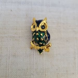 Vintage Enamel owl brooch